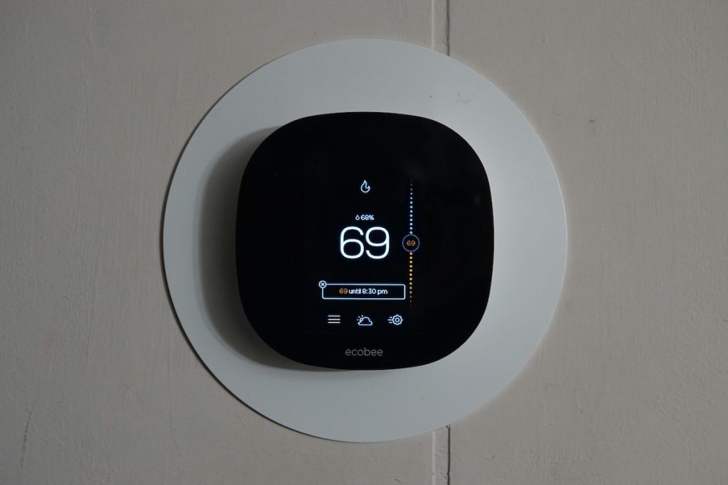 smart thermostats can help you reduce energy costs