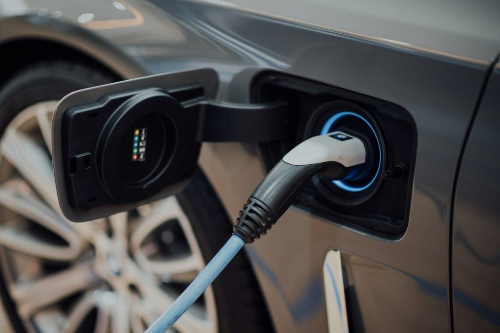 5 of the Biggest Benefits of Owning an Electric Vehicle