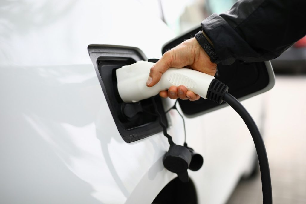 5 Benefits of Charging your EV with Solar Energy