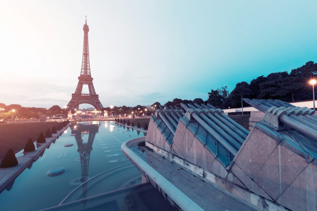 the Eiffel Tower uses LED lighting