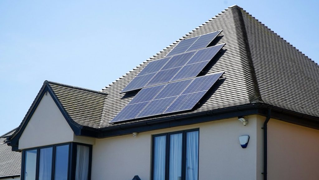 How long do solar panels last? 